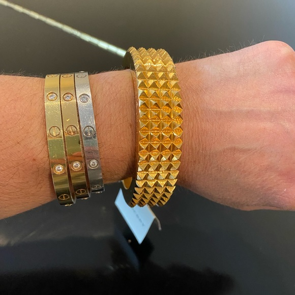 NWT Authentic Luxury Minimalist RARE Burberry gold plated spiked bangle/bracelet - Picture 8 of 17